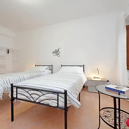 And Garden Le Rondini